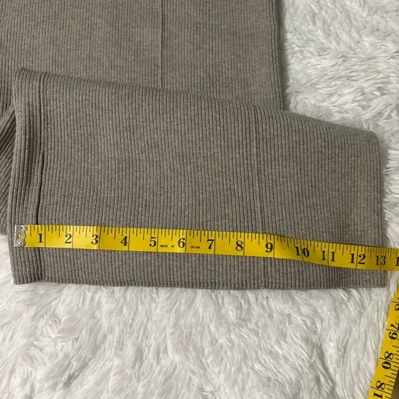 Chic Wide-Leg Gray Women's Pants - Picture 9 of 11